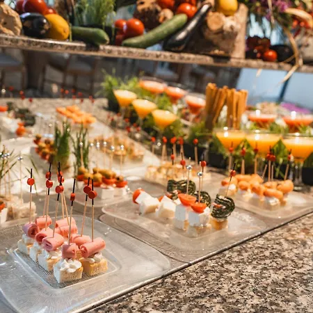 Marti La Perla - Adult Only+16 Μαρμαρίς