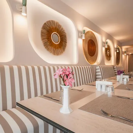 Marti La Perla - Adult Only+16