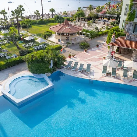 Marti La Perla - Adult Only+16 Μαρμαρίς